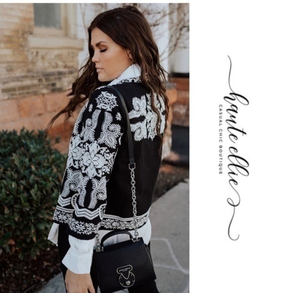 LA-LOLA-Embroidered Crop Jacket - Picture 10 of 14